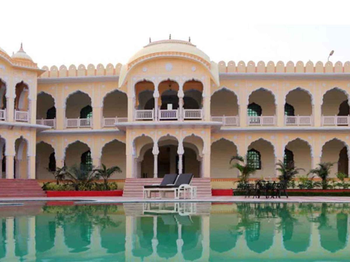 V Resorts Rajmahal Орча Екстериор снимка